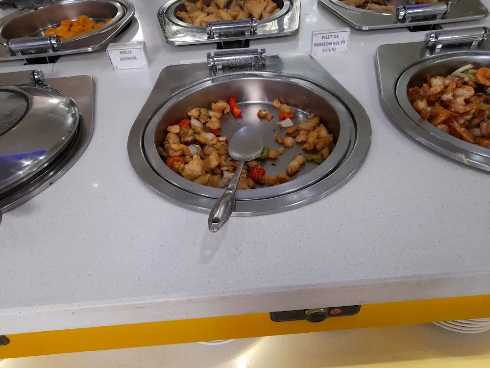 Plat Chaud d'hiver Et Variés Poisson Poulet Porc Bœuf Légumes Nouilles Ou Riz Cantonais